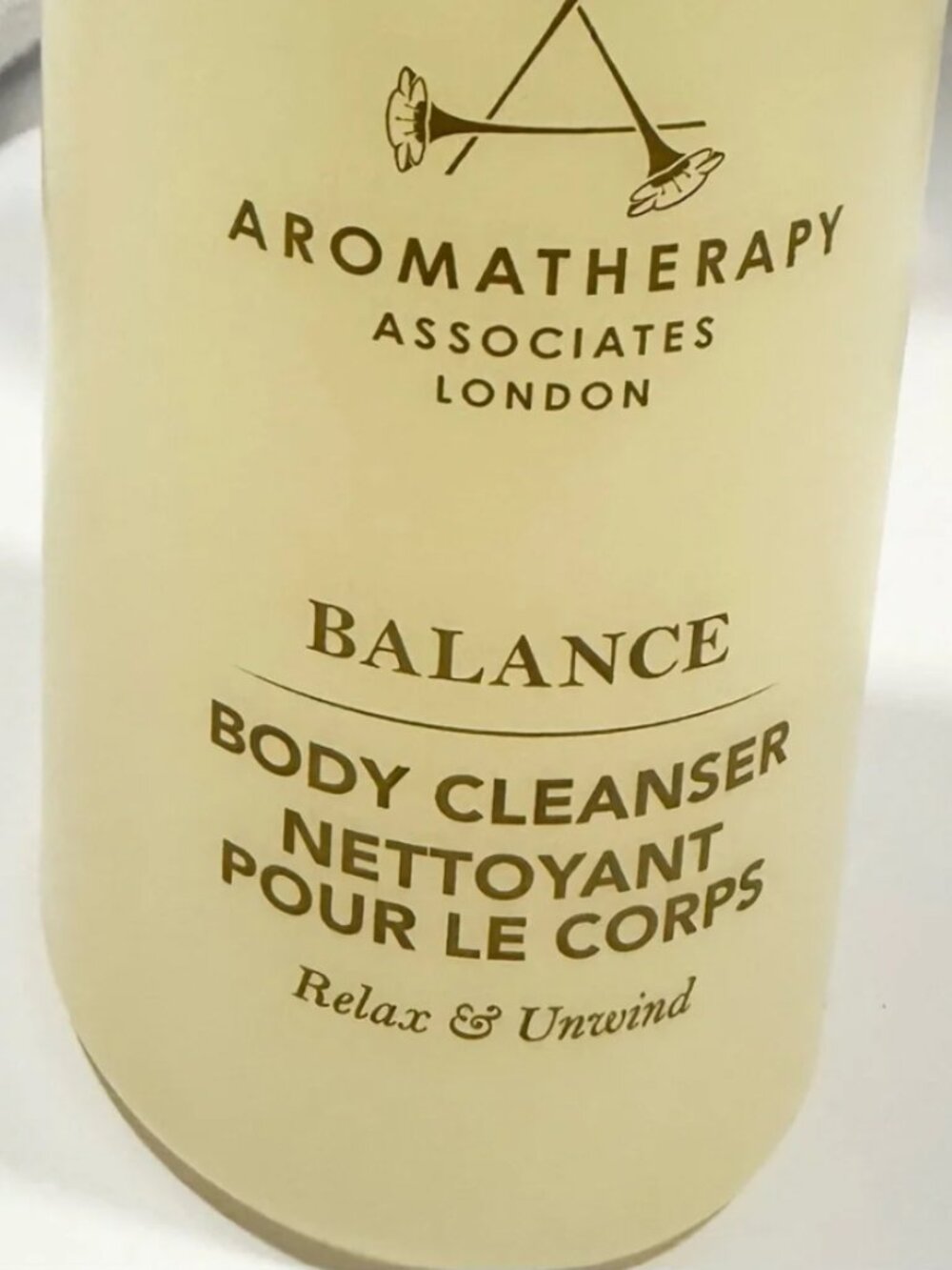 AROMATHERAPY ASSOCIATES LONDON BALANCE BODY CLEANSER 300ml/10 oz. - Picture 4 of 12